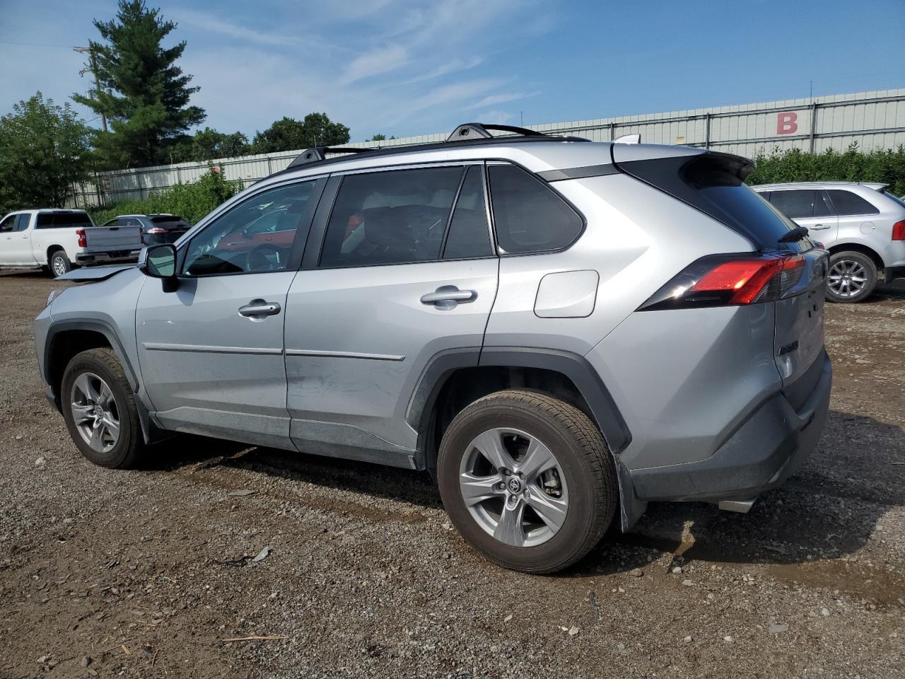 2025 Toyota Rav4 Xle - Фото 2