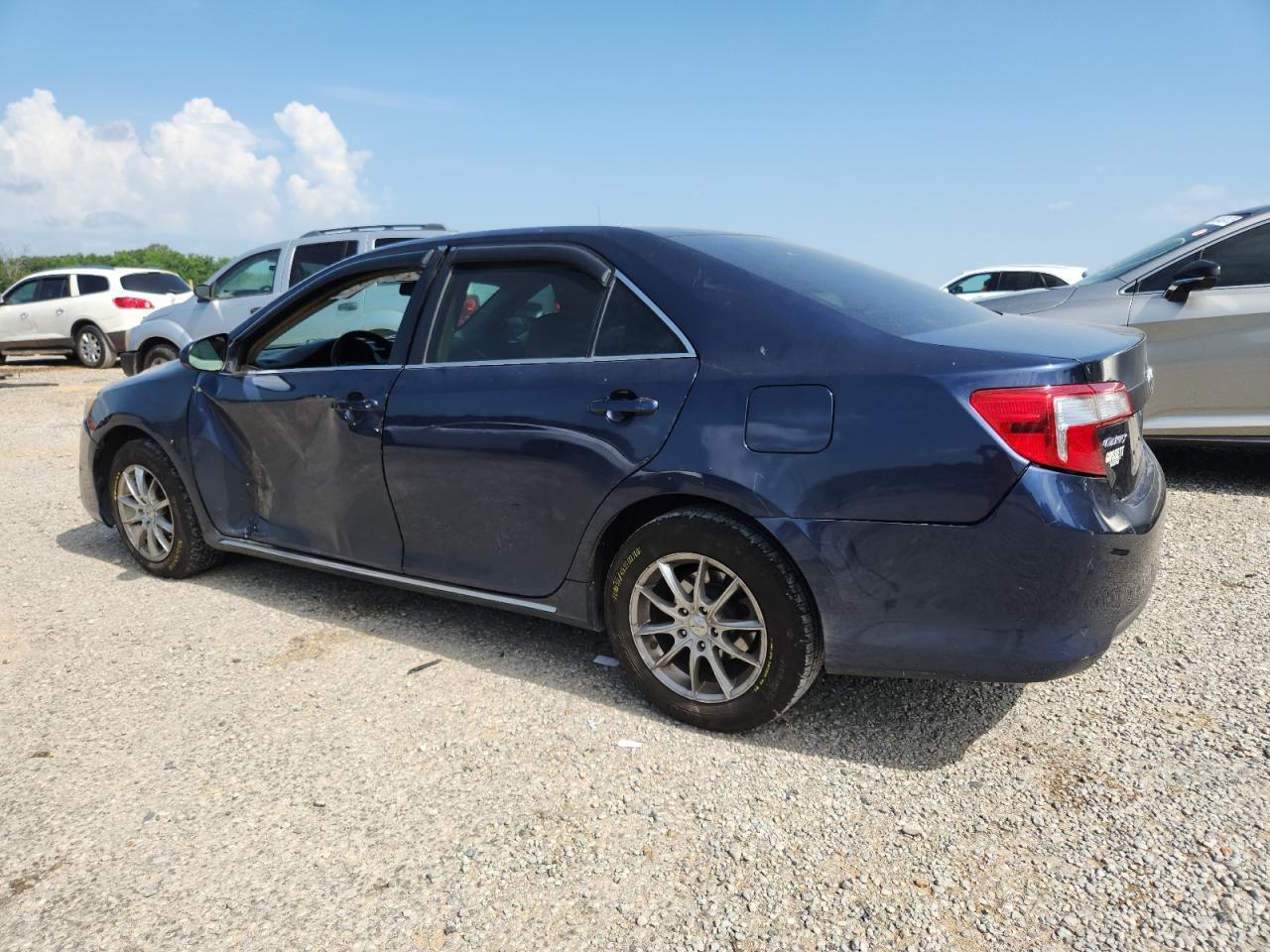 2014 Toyota Camry L - Image 2