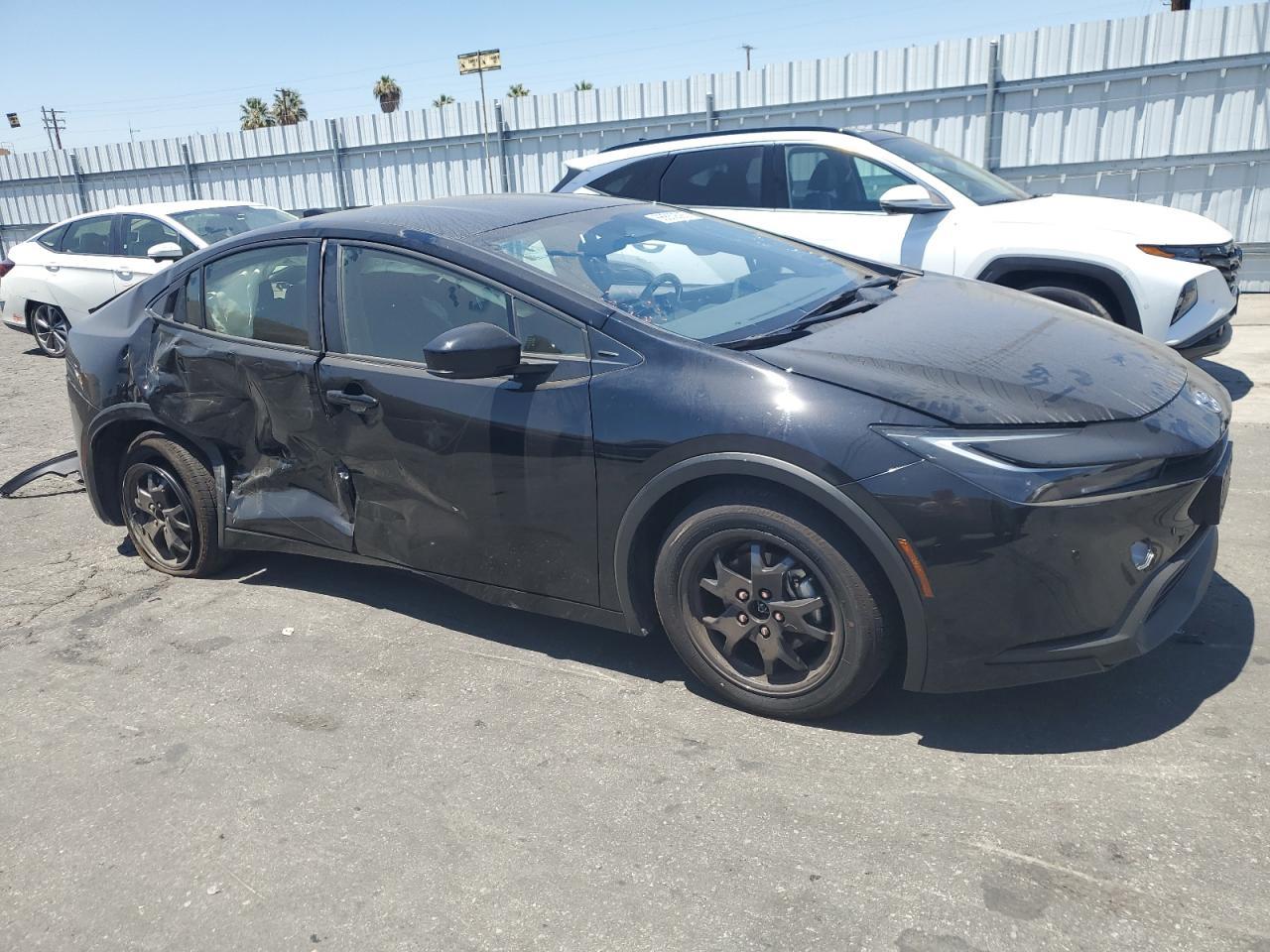 2025 Toyota Prius Le - Фото 4