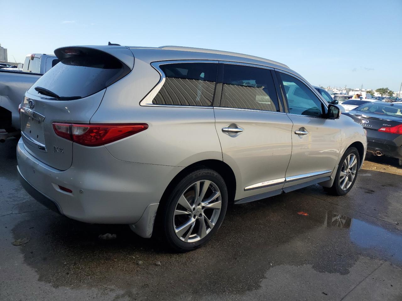 2013 Infiniti Jx35 - Image 3