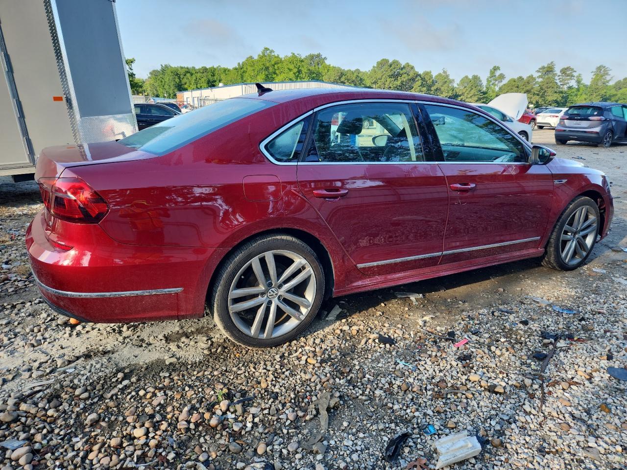 2017 Volkswagen Passat R-Line - Image 3