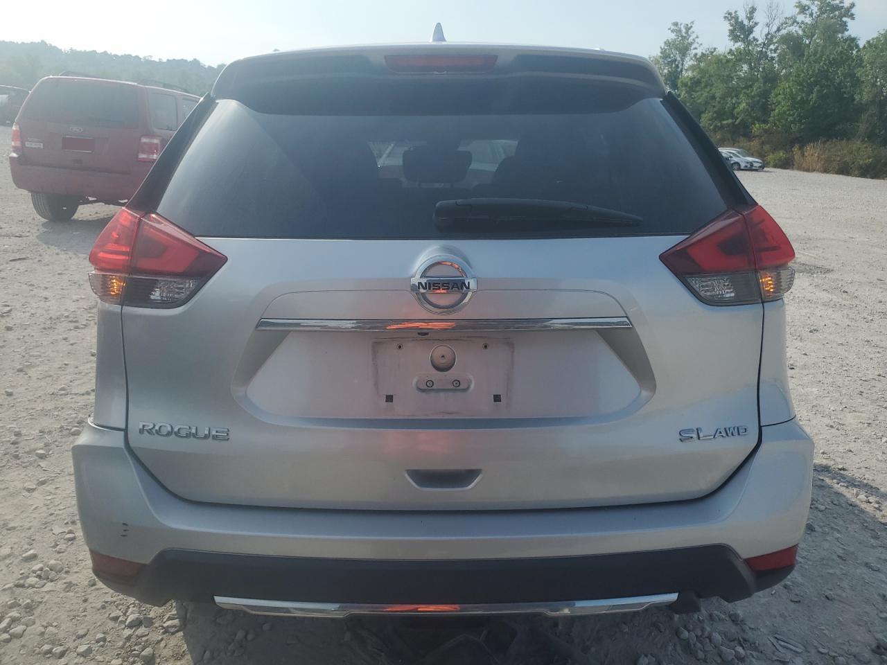 2017 Nissan Rogue S - Фото 6