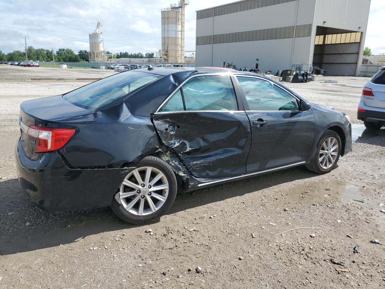 2012 Toyota Camry Base - Фото 3