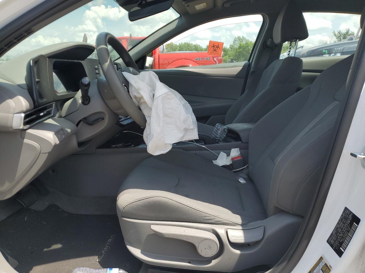 2024 Hyundai Elantra Se - Фото 7
