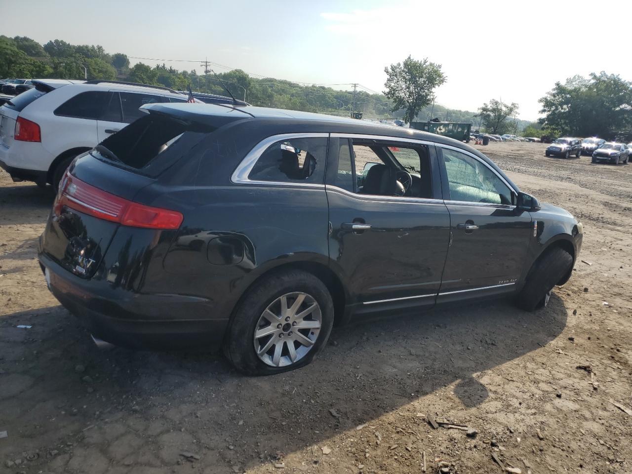 2013 Lincoln Mkt - Фото 3