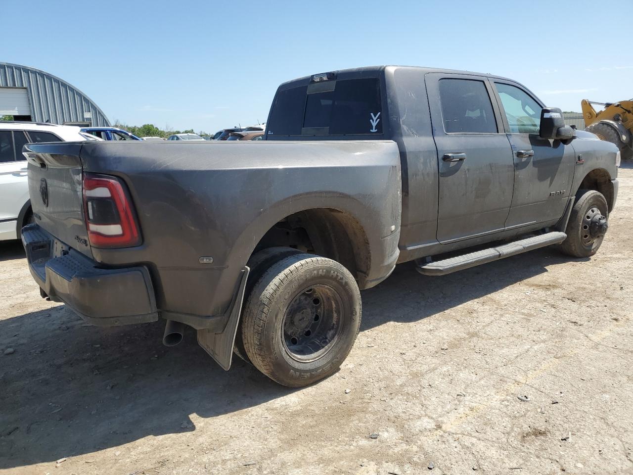 2024 Ram 3500 Laramie - Фото 3