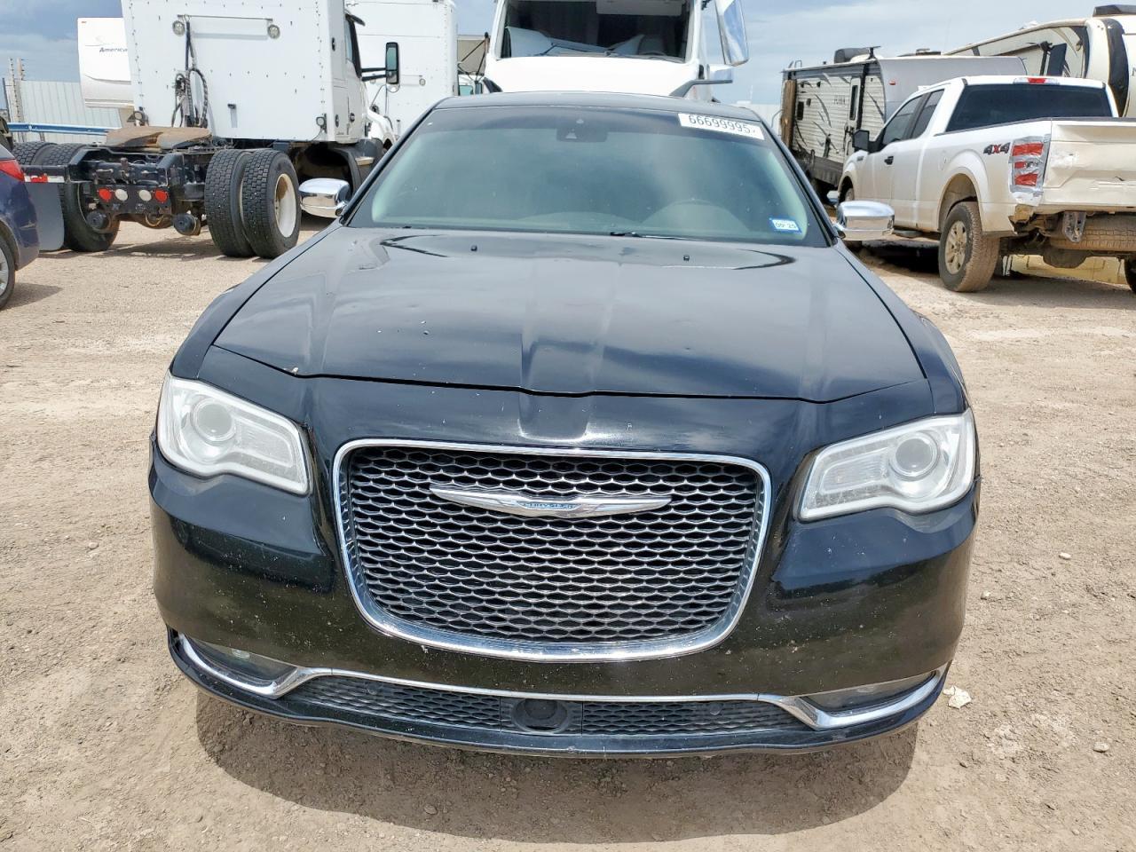 2016 Chrysler 300C - Image 5