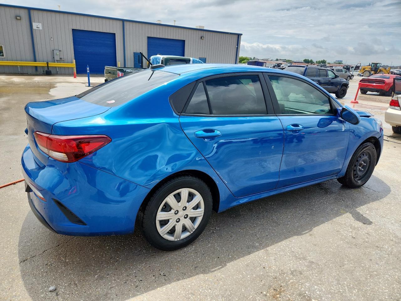 2022 Kia Rio Lx - Image 3