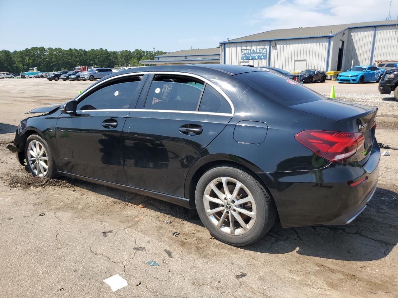 2019 Mercedes-Benz A 220 4Matic - Фото 2