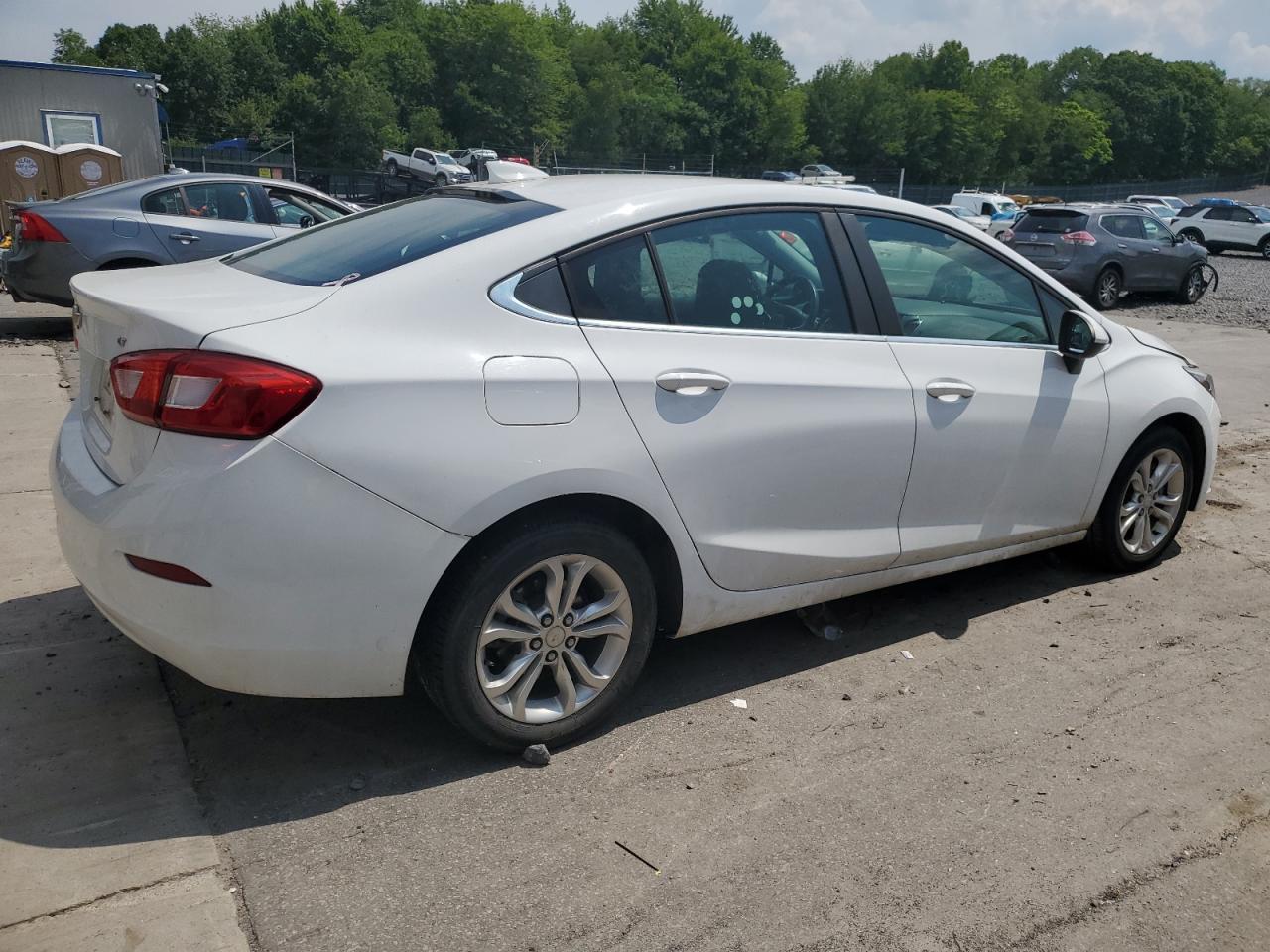 2019 Chevrolet Cruze Lt - Image 3
