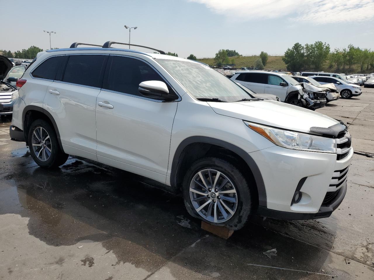 2018 Toyota Highlander Se - Image 4