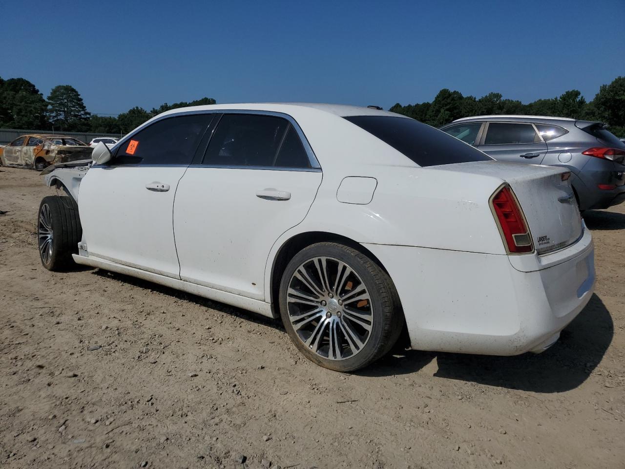 2013 Chrysler 300 S - Фото 2