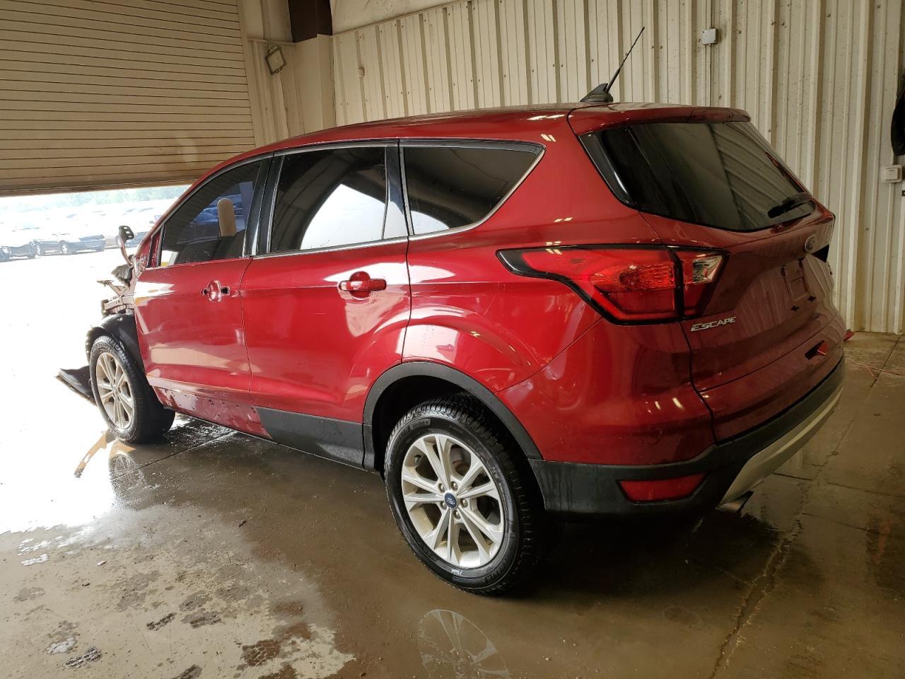 2019 Ford Escape Se - Фото 2