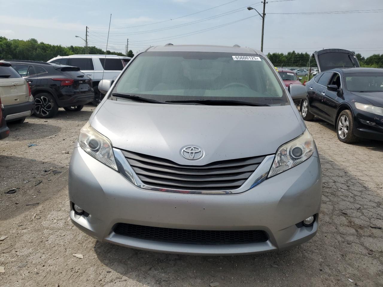 2012 Toyota Sienna Xle - Image 5