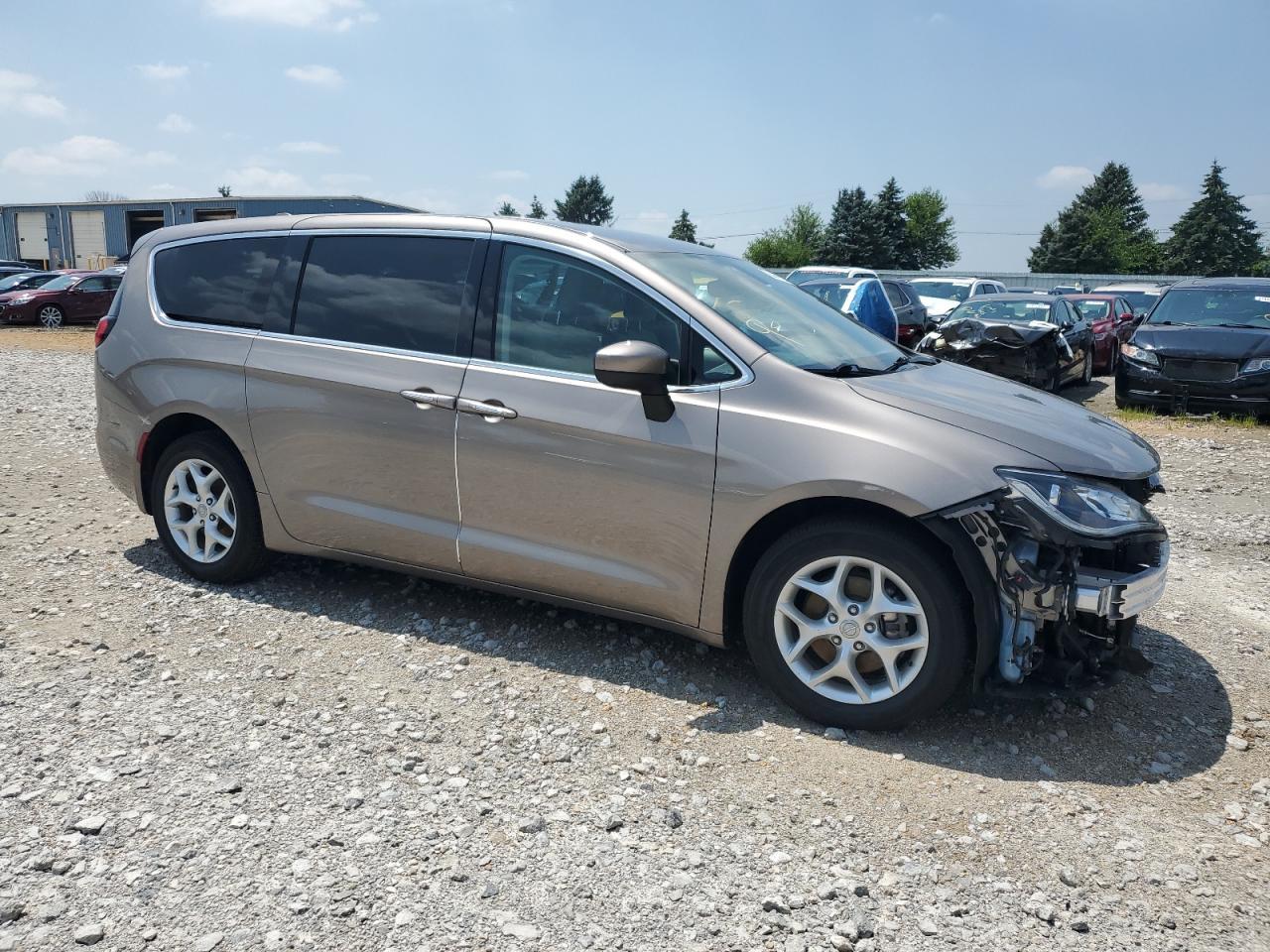 2017 Chrysler Pacifica Touring L - Фото 4