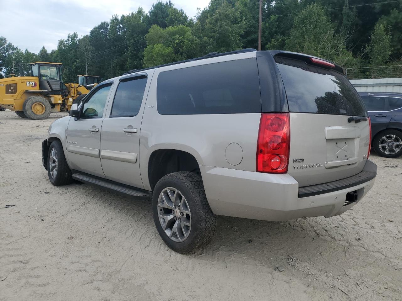 2008 GMC Yukon Xl K1500 - Фото 2