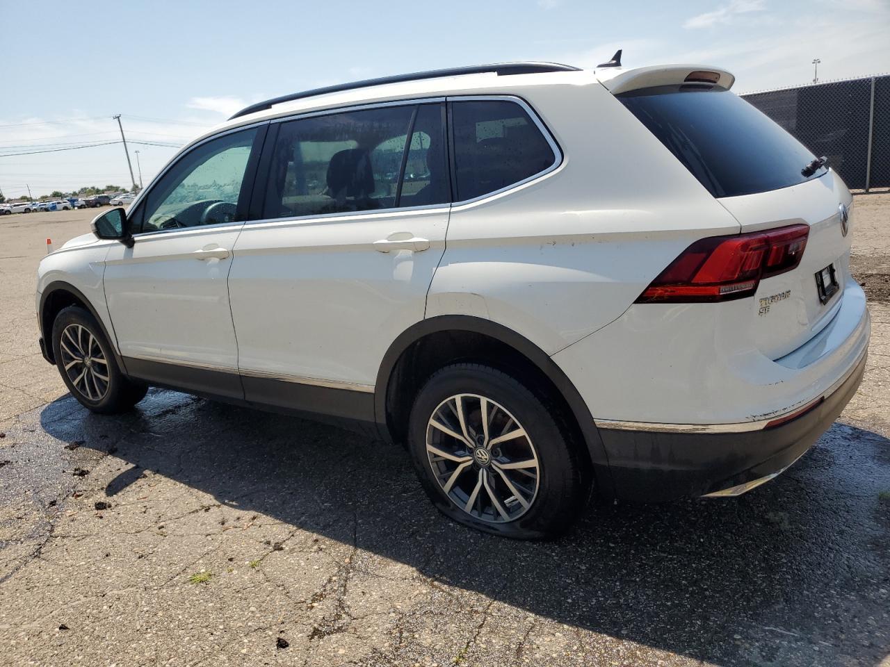 2018 Volkswagen Tiguan Se - Фото 2