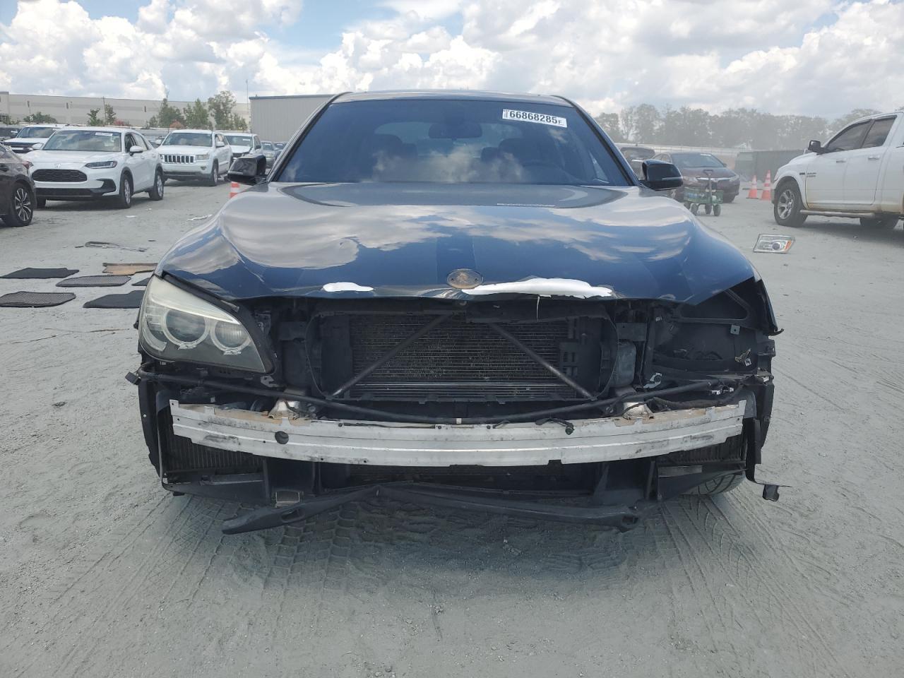 2013 BMW 750 Li - Фото 5