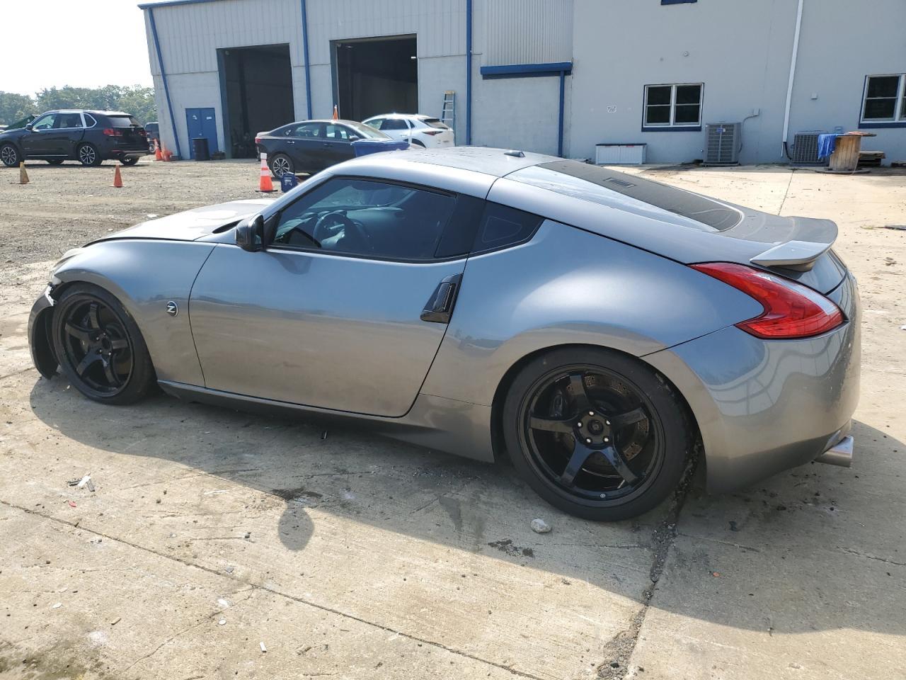 2011 Nissan 370Z Base - Фото 2