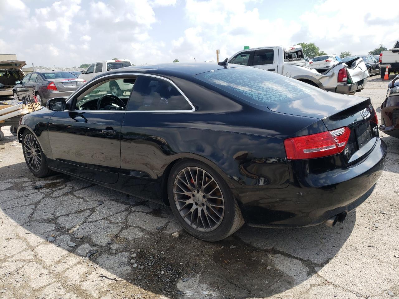 2011 Audi A5 Premium Plus - Фото 2