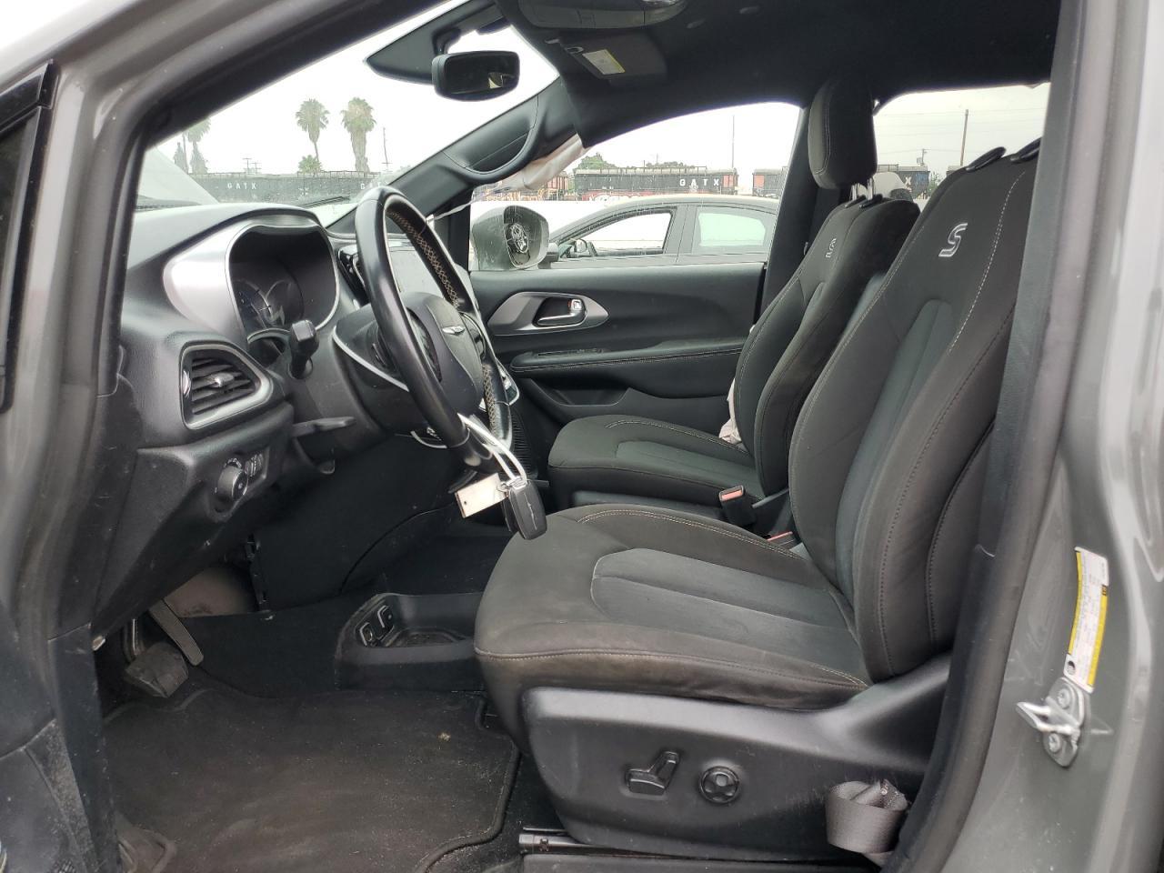 2020 Chrysler Pacifica Hybrid Touring - Фото 7
