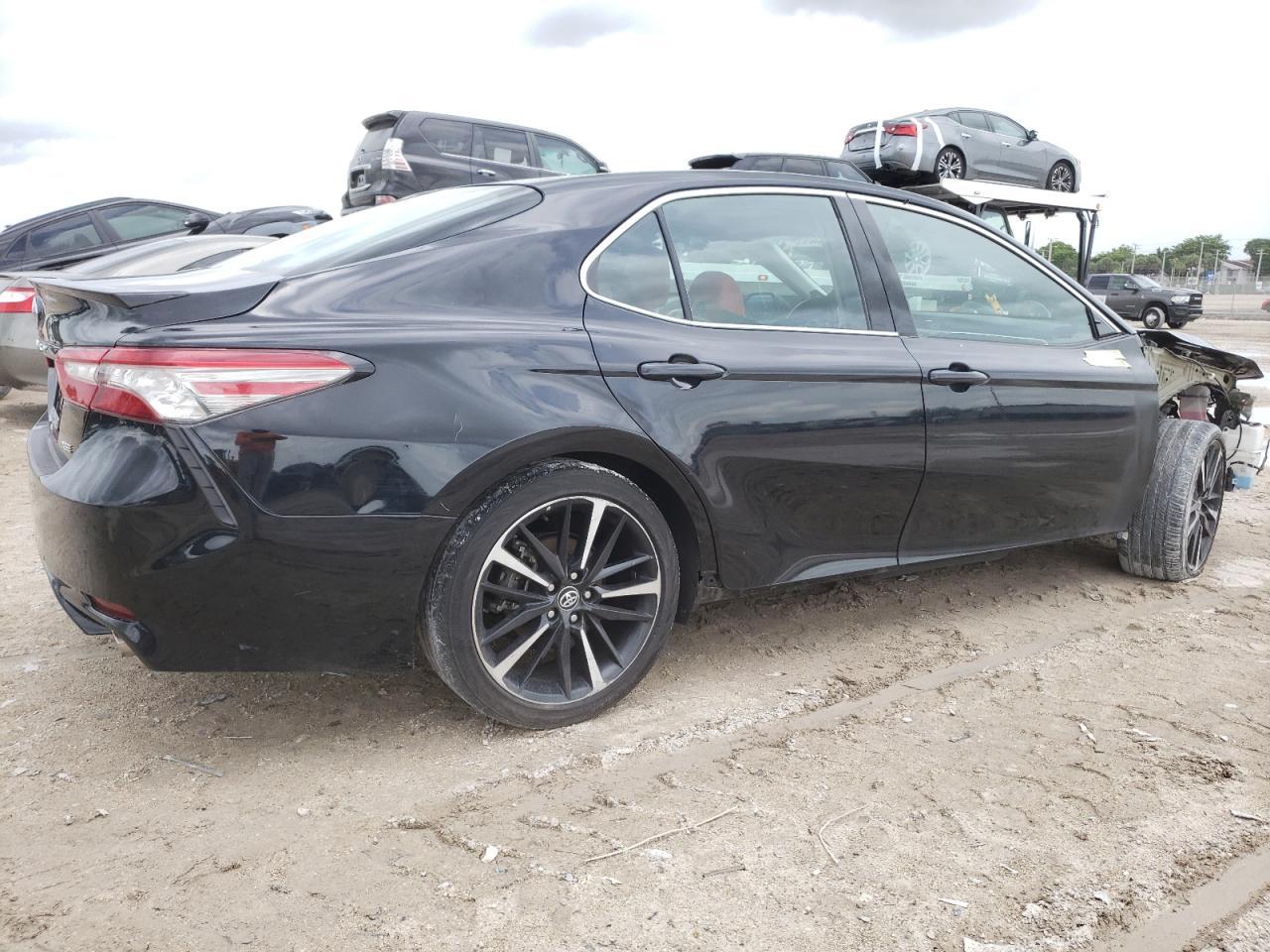 2018 Toyota Camry Xse - Фото 3
