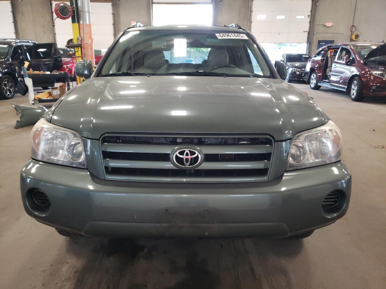 2004 Toyota Highlander - Image 5