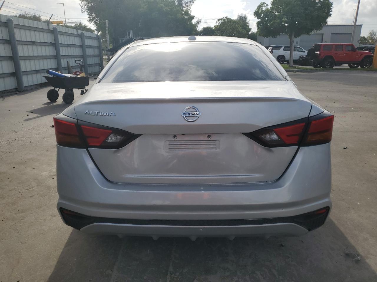 2020 Nissan Altima S - Image 6