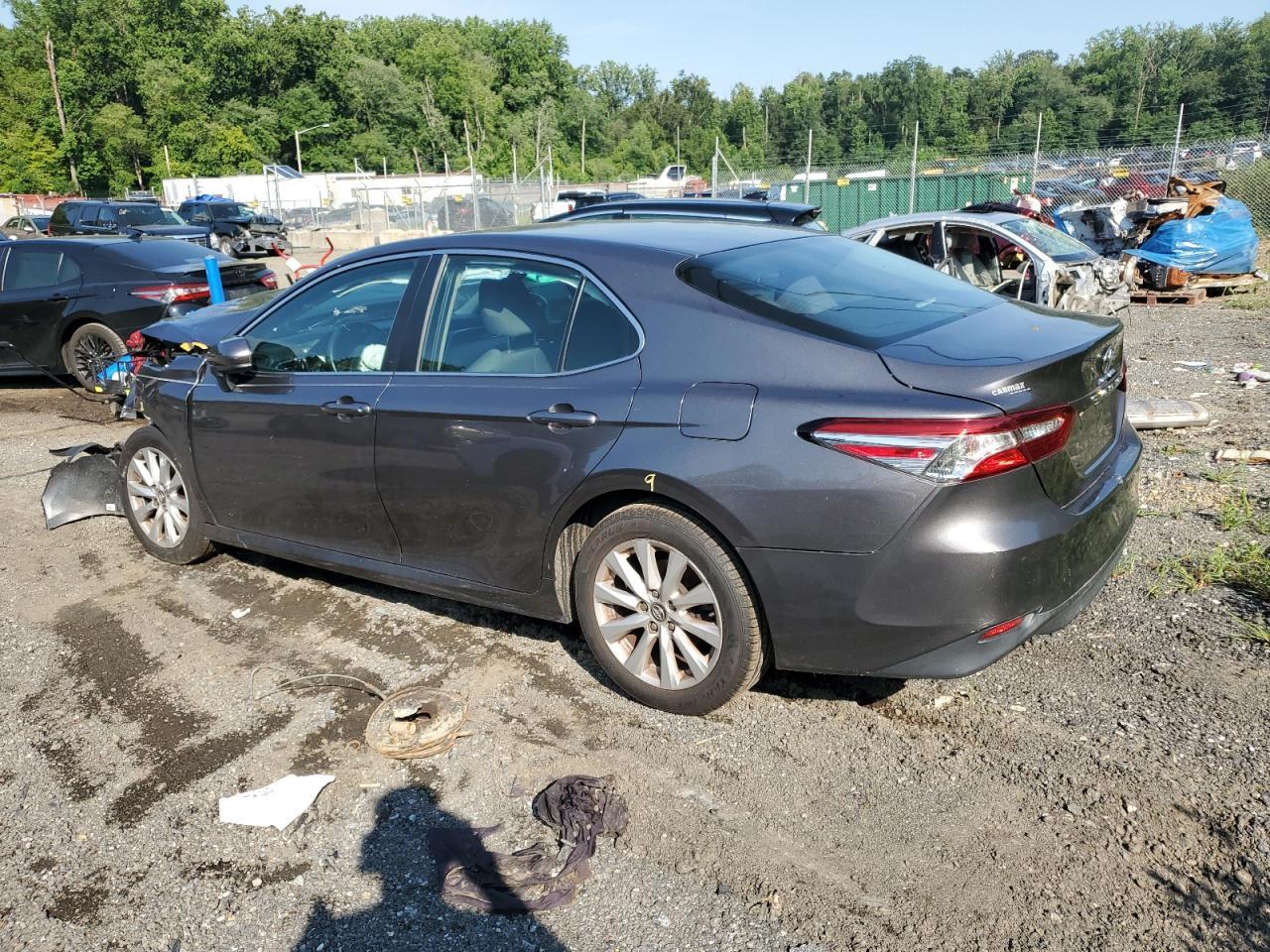2018 Toyota Camry L - Фото 2