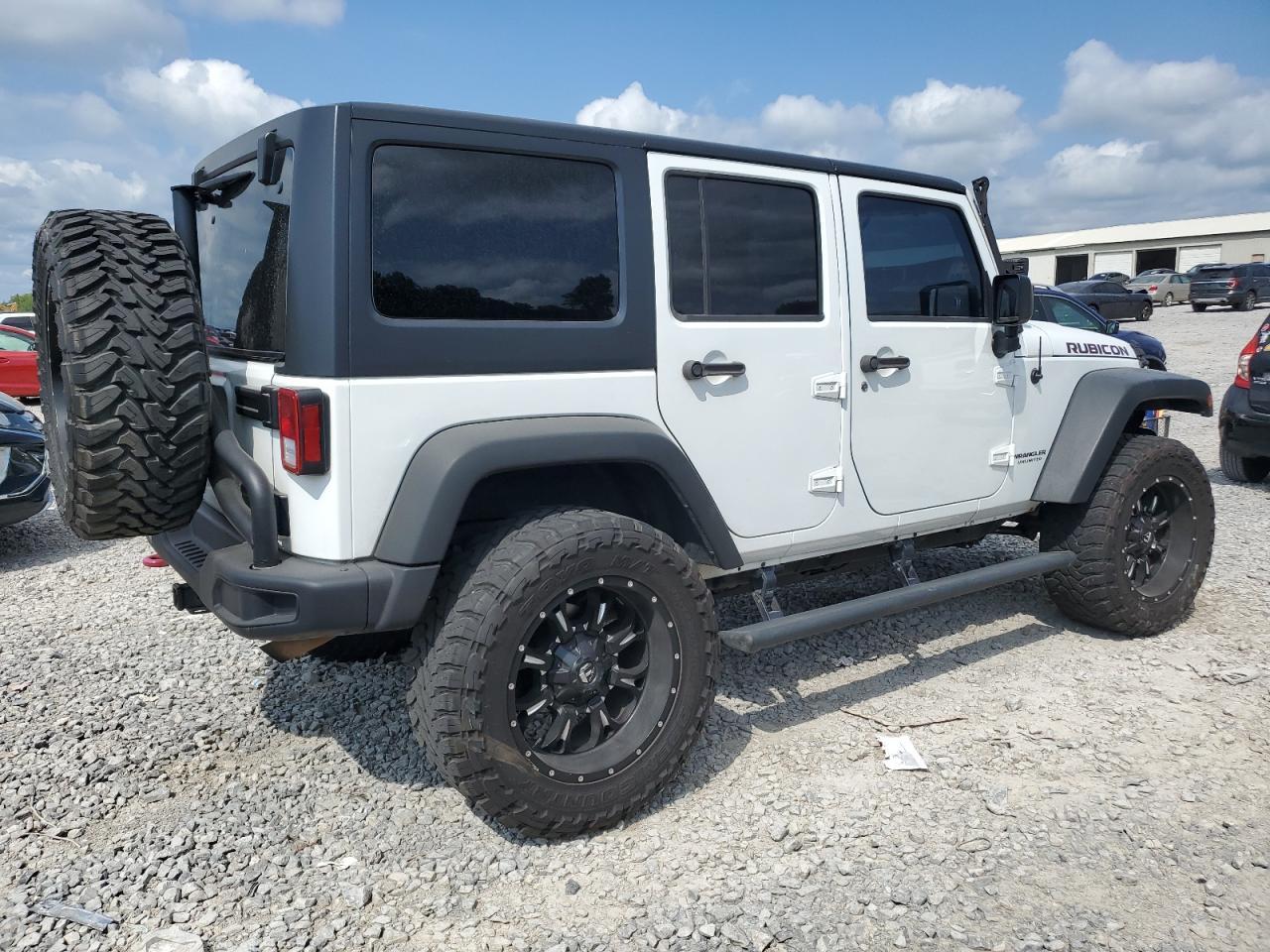 2015 Jeep Wrangler Unlimited Rubicon - Image 3