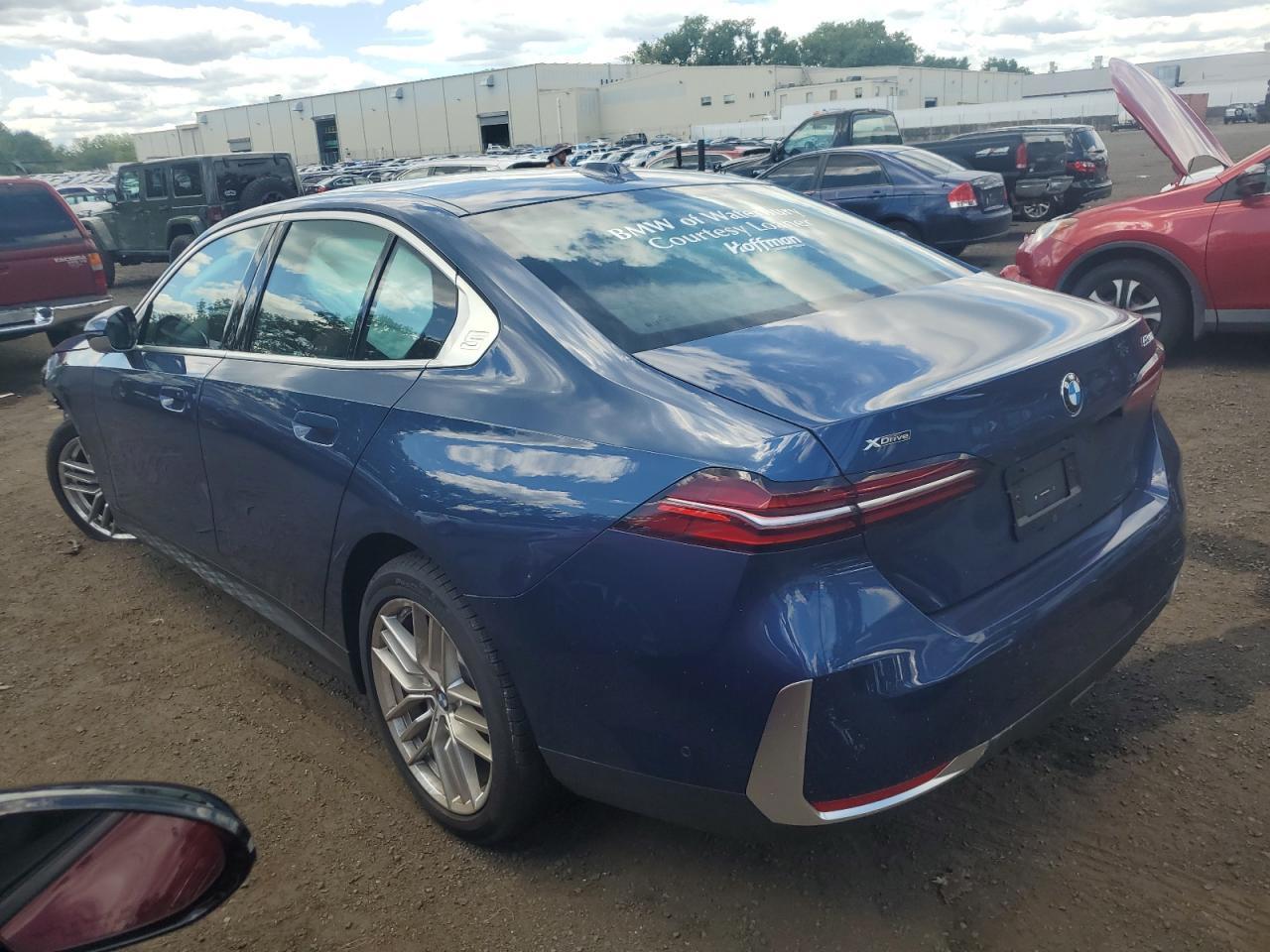 2024 BMW 530 Xi - Фото 2