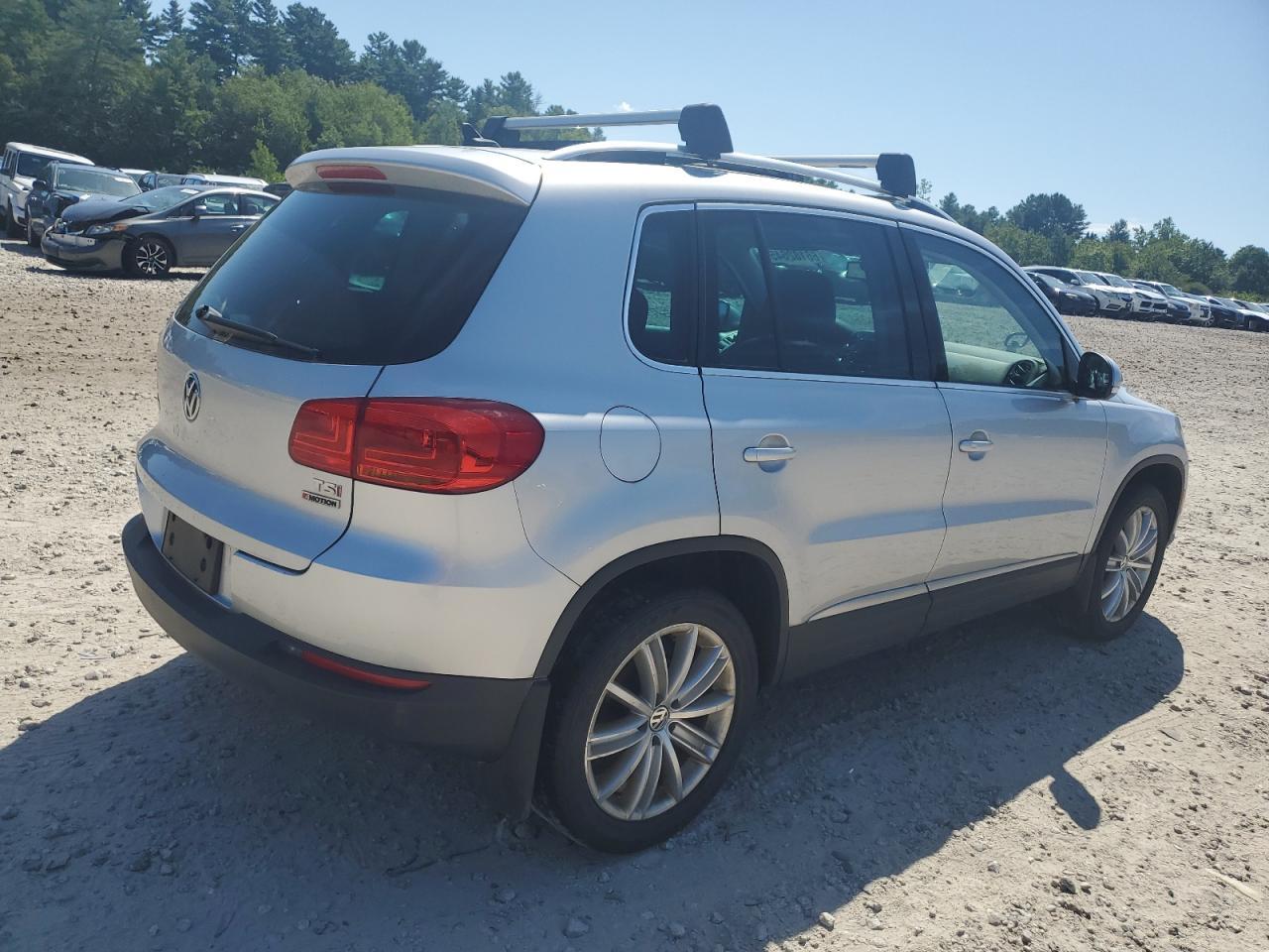 2016 Volkswagen Tiguan S - Фото 3