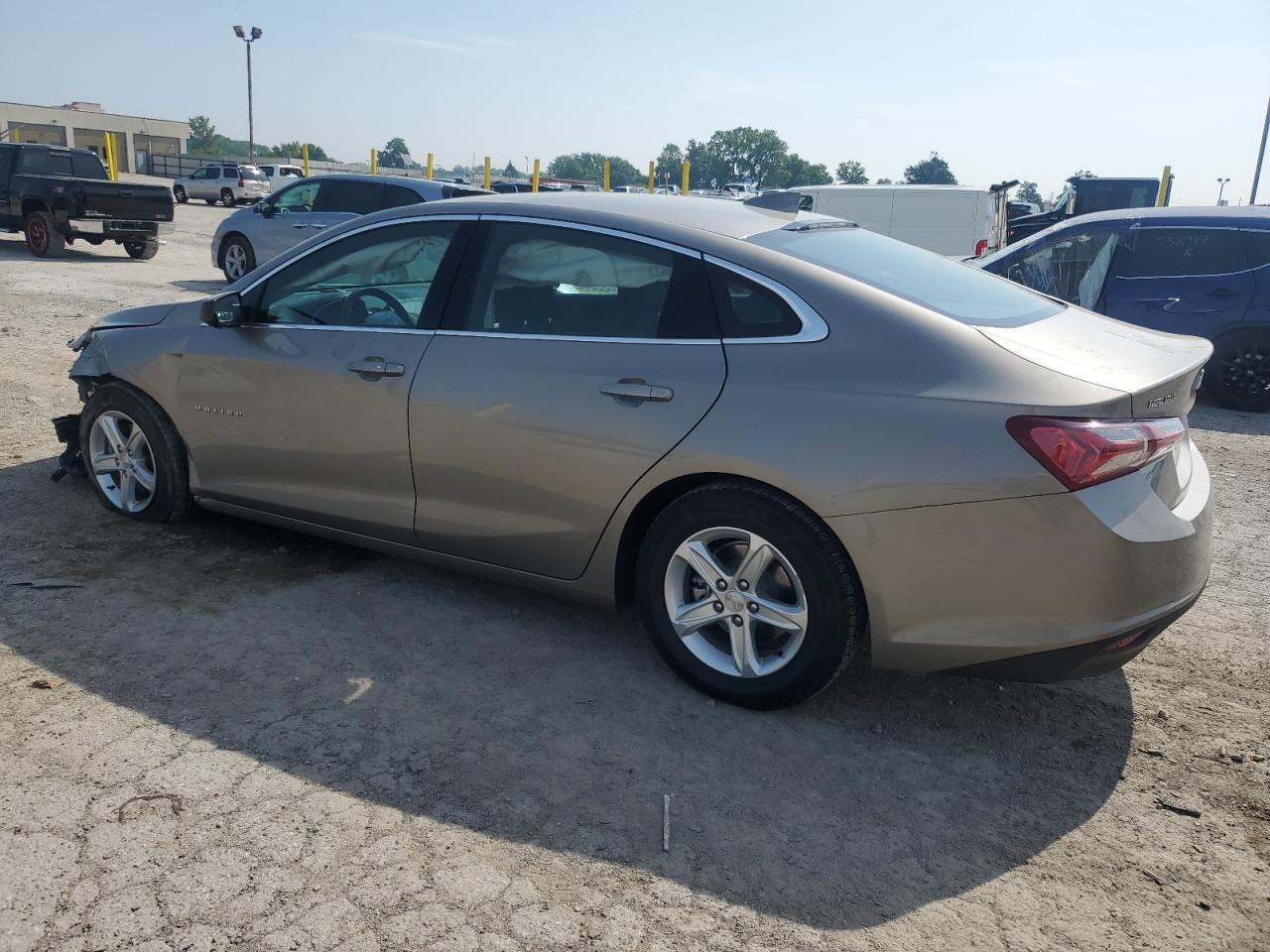 2022 Chevrolet Malibu Lt - Фото 2