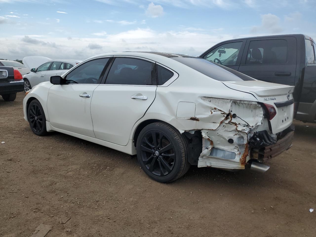 2017 Nissan Altima 2.5 - Фото 2