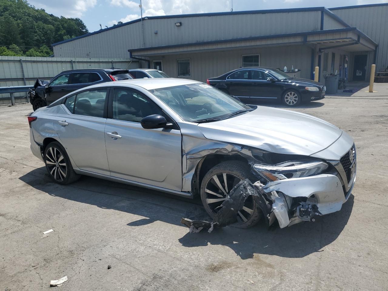 2022 Nissan Altima Sr - Image 4