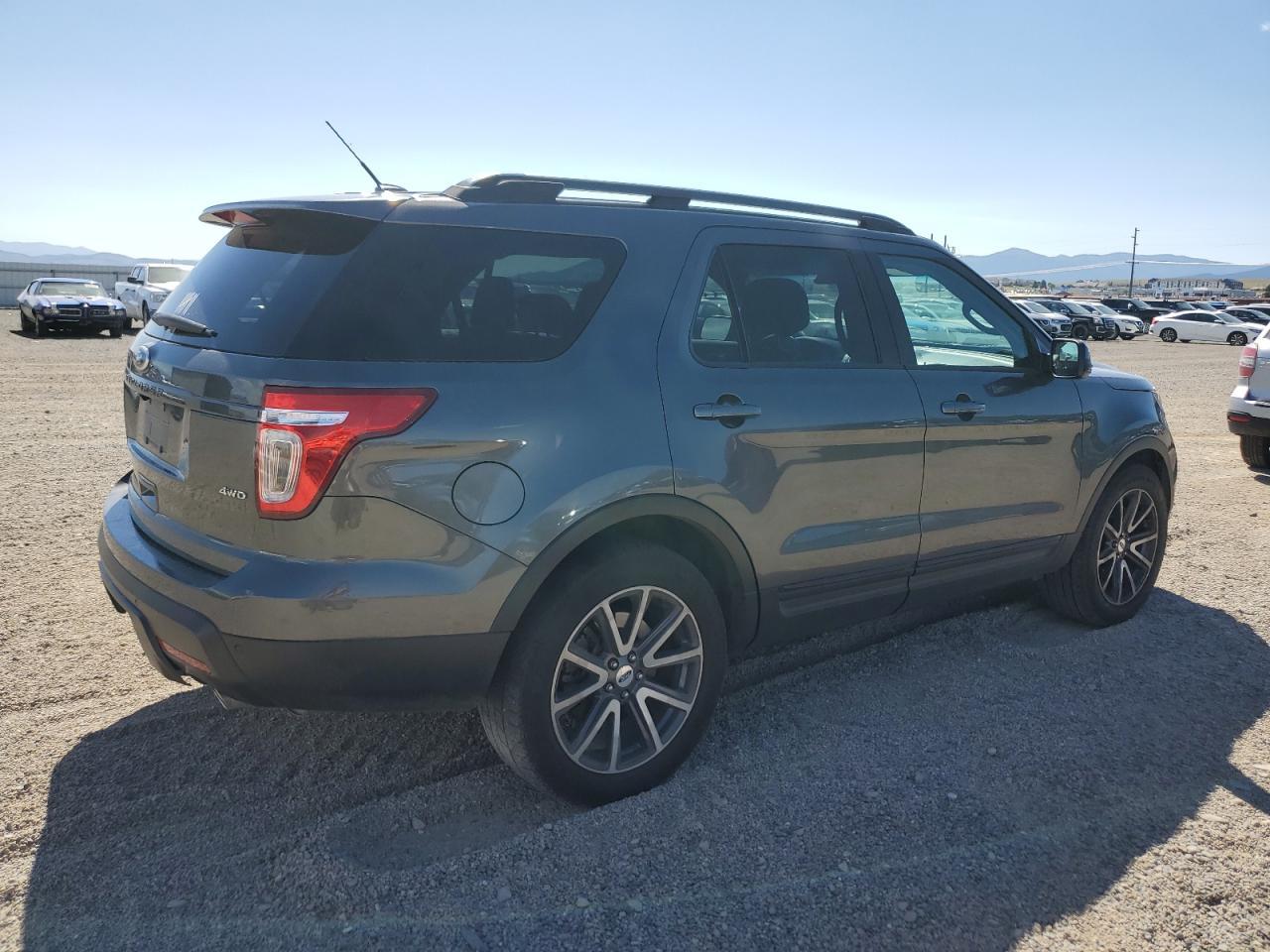 2015 Ford Explorer Xlt - Image 3