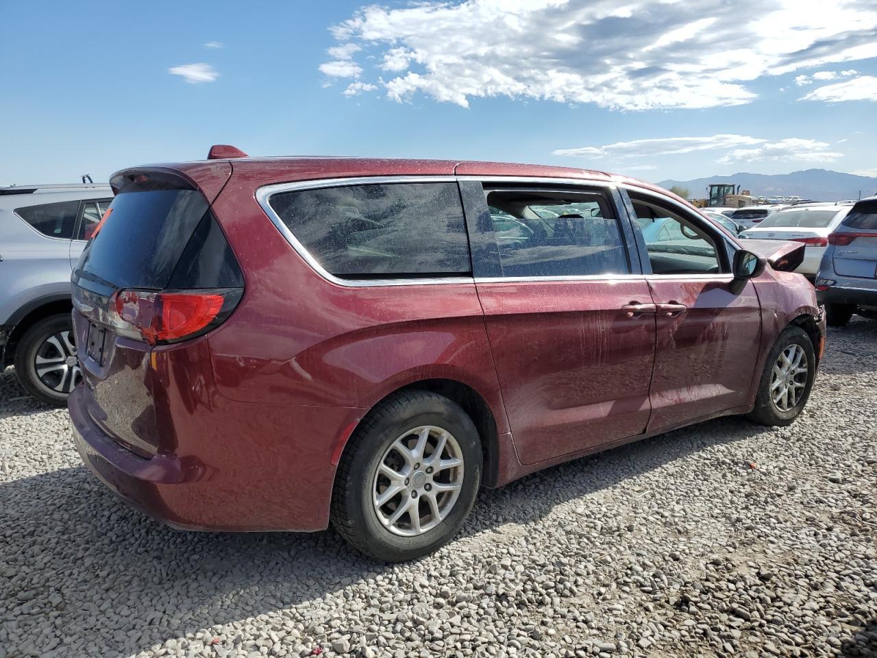 2019 Chrysler Pacifica Lx - Image 3