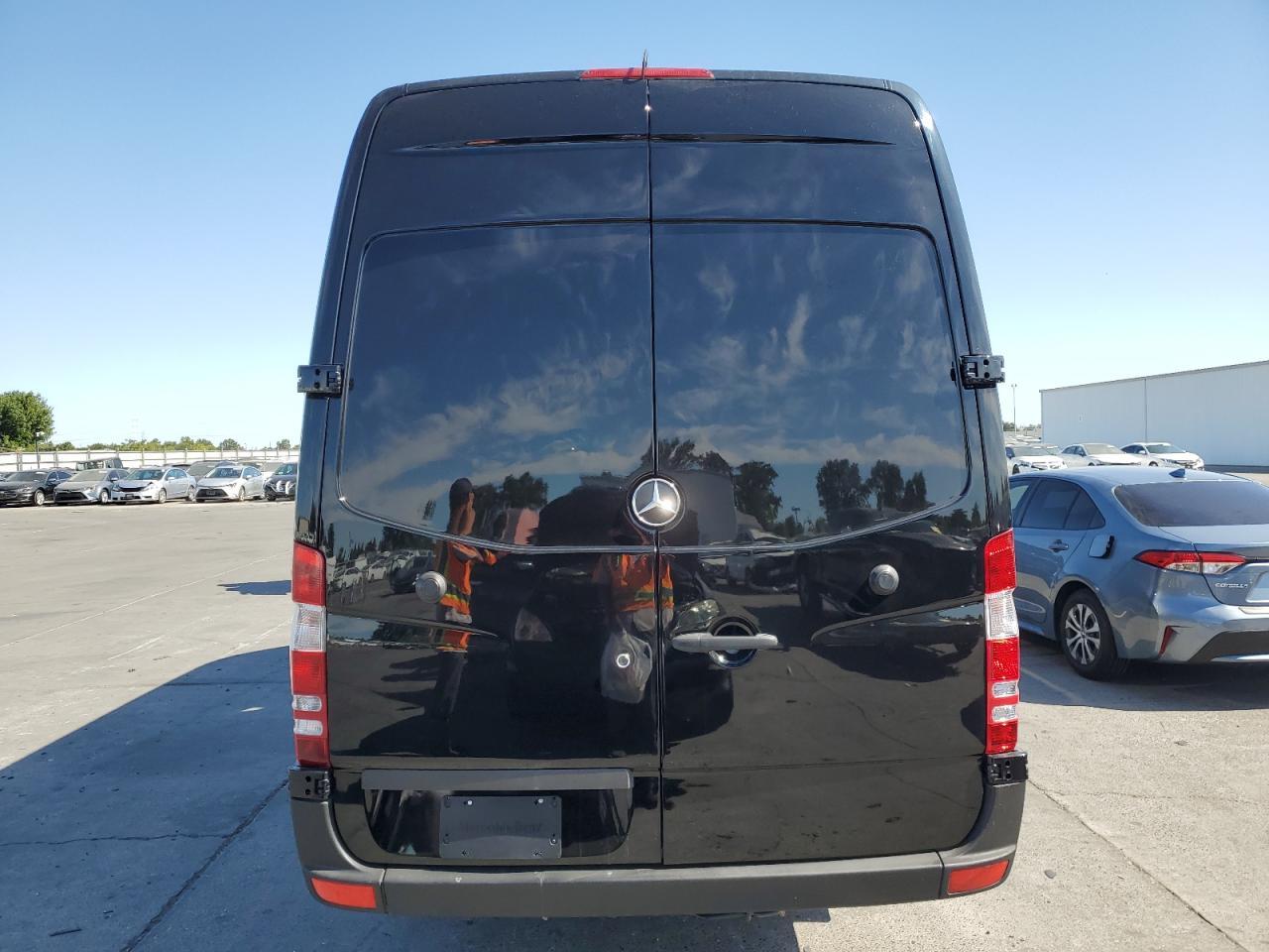 2017 Mercedes-Benz Sprinter 3500 - Image 6