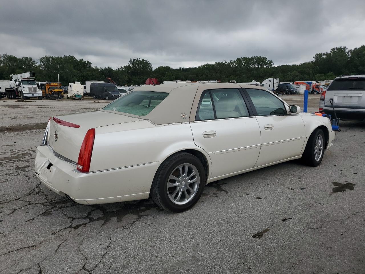 2008 Cadillac Dts - Фото 3