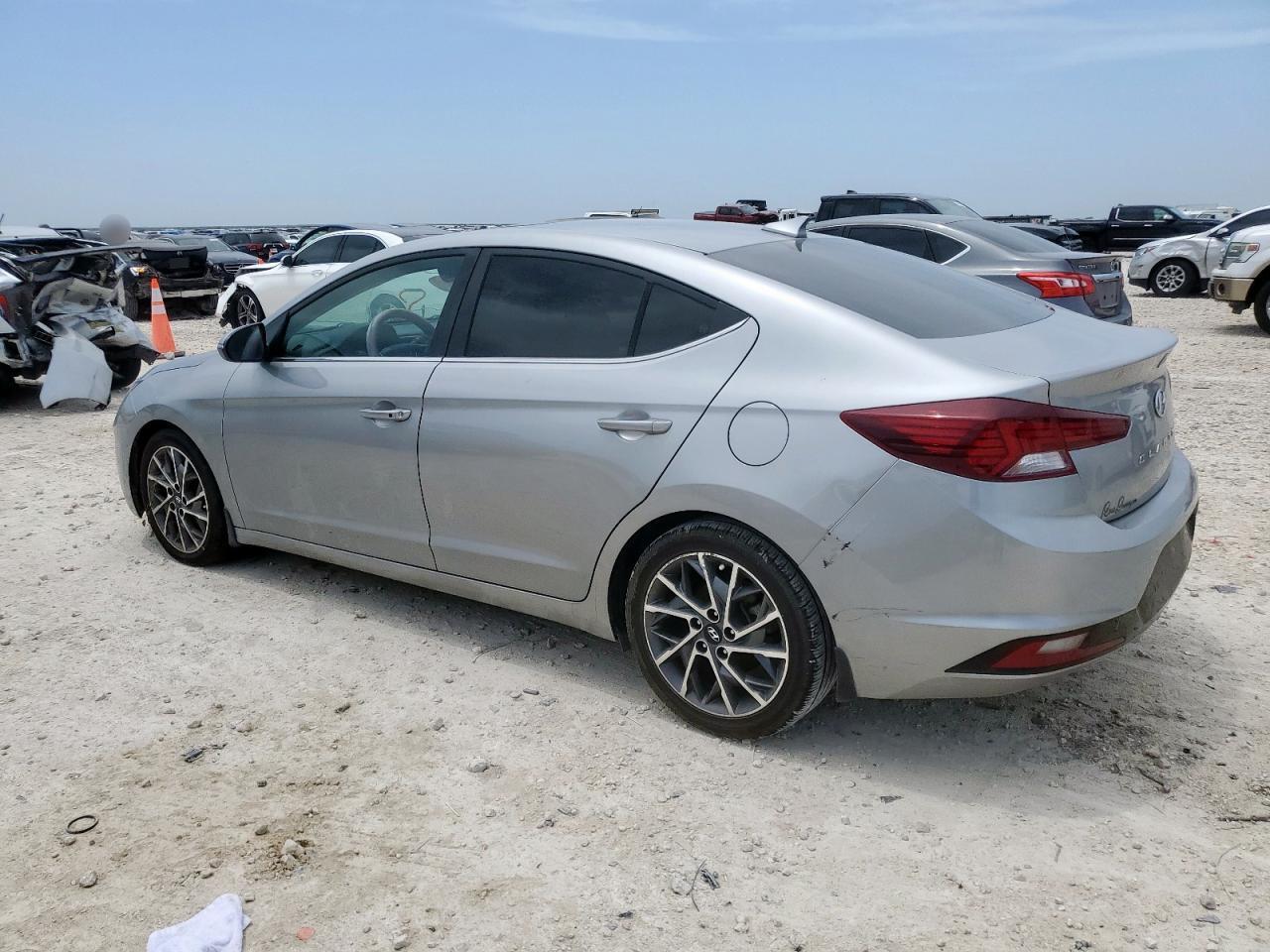 2020 Hyundai Elantra Sel - Фото 2