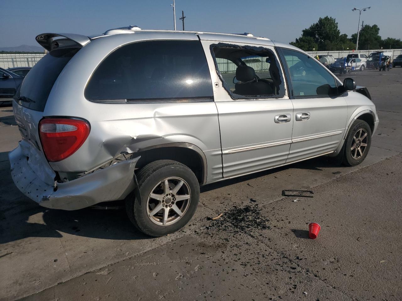 2003 Chrysler Town & Country Limited - Фото 3