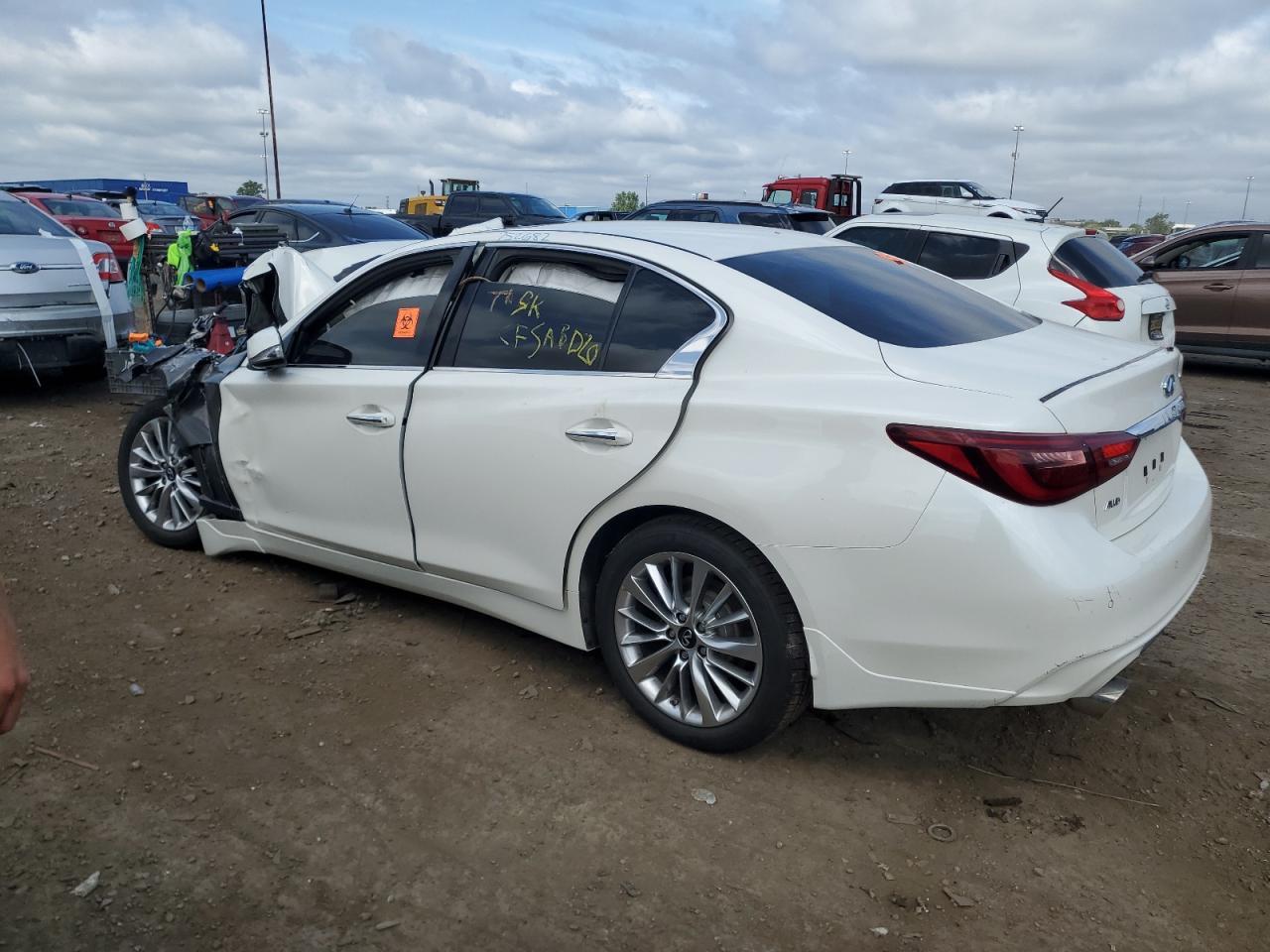 2021 Infiniti Q50 Luxe - Фото 2