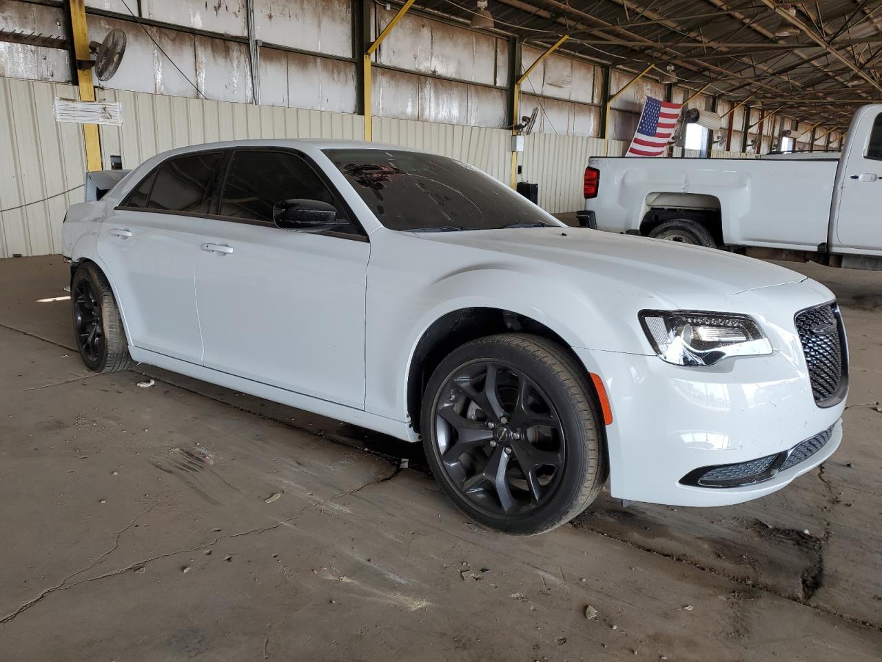 2023 Chrysler 300 Touring - Фото 4
