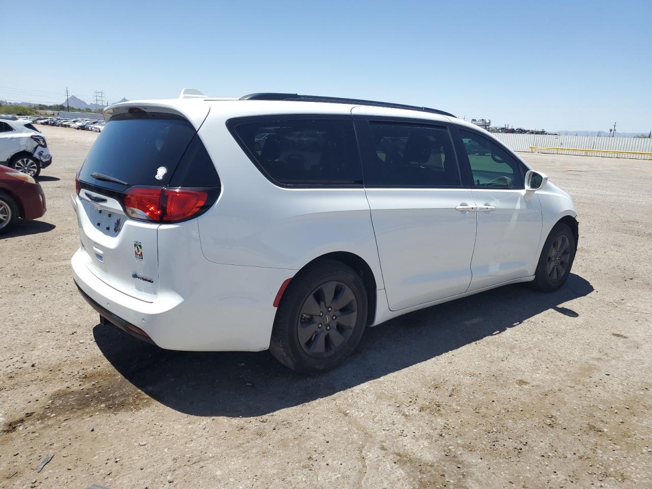 2020 Chrysler Pacifica Hybrid Touring L - Image 3