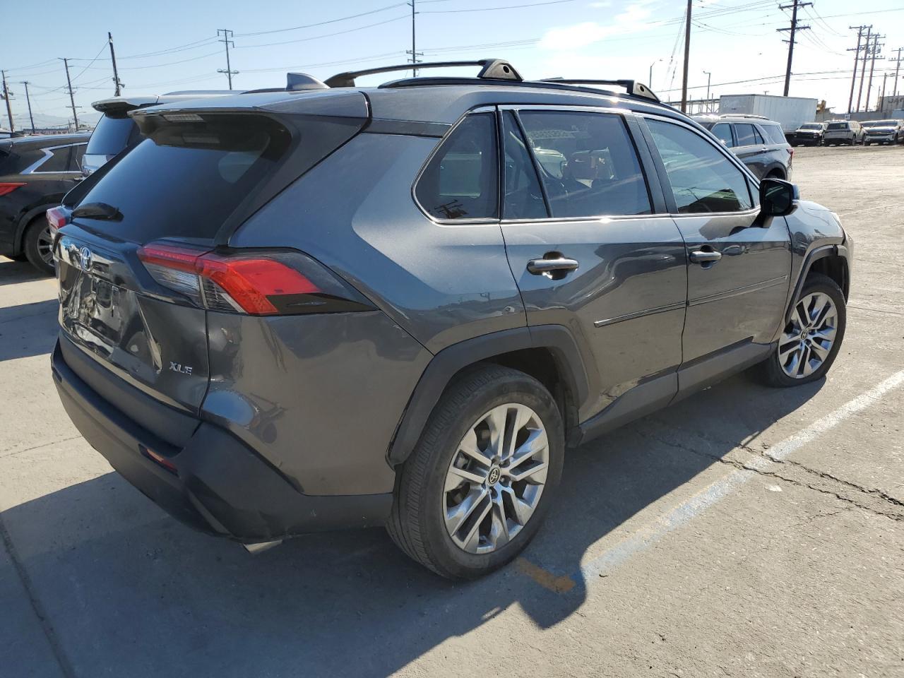 2021 Toyota Rav4 Xle Premium - Фото 3