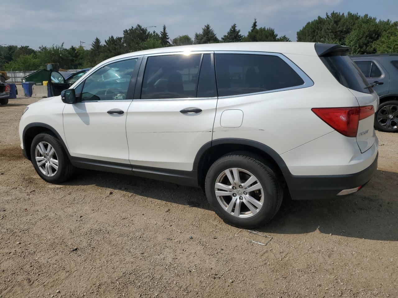 2018 Honda Pilot Lx - Image 2