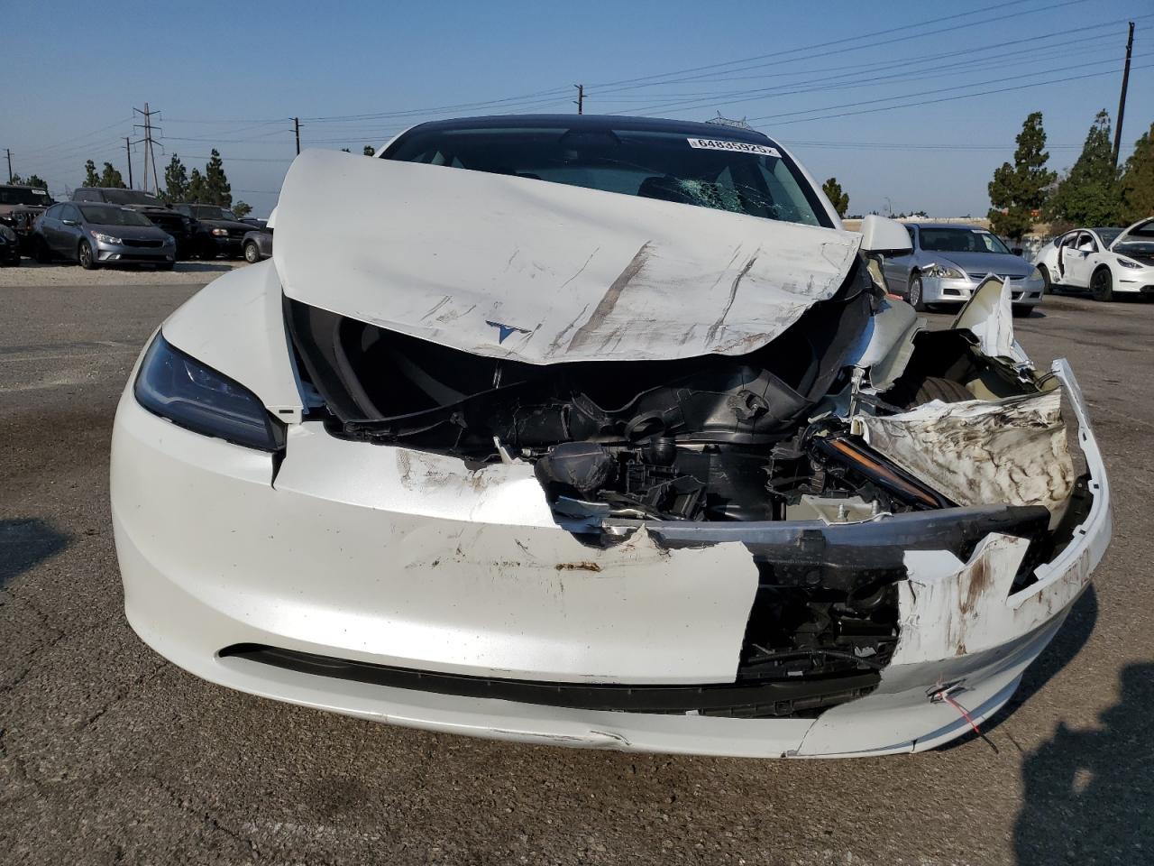 2025 Tesla Model 3 - Фото 5