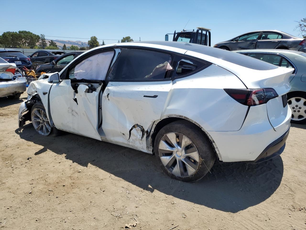 2023 Tesla Model Y - Image 2