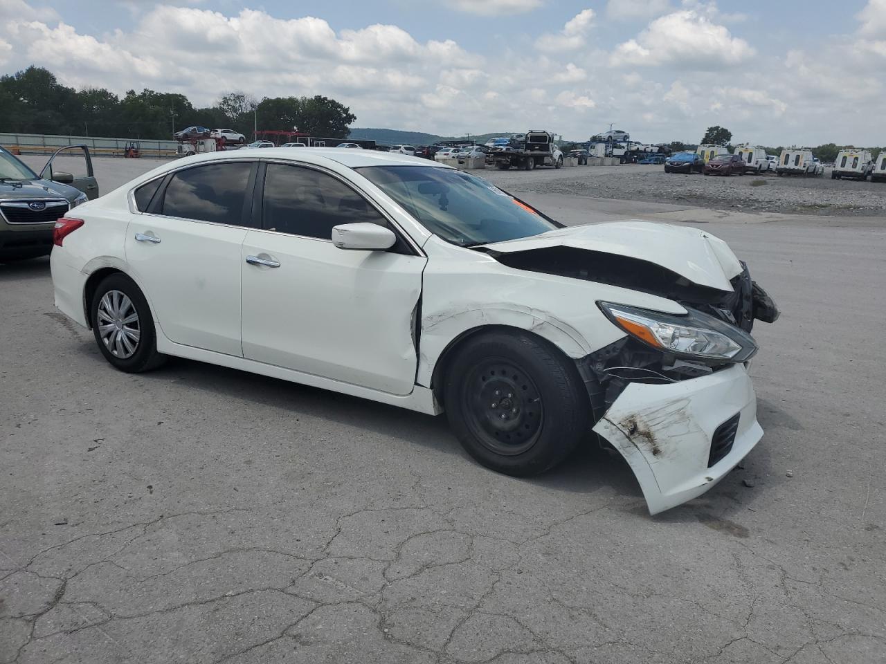2017 Nissan Altima 2.5 - Image 4