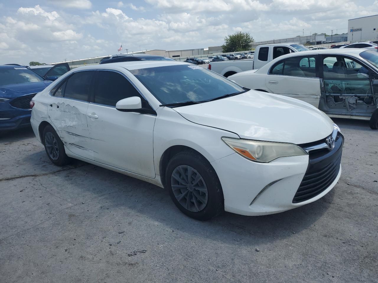 2015 Toyota Camry Le - Image 4